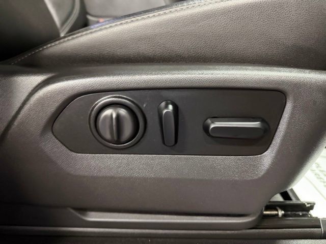 Used 2019 GMC Sierra 1500 SLT w/ SLT Premium Package AWD/4WD image 32