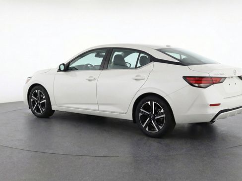 Used 2025 Nissan Sentra SV FWD image 6