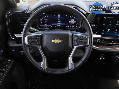 Used 2024 Chevrolet Silverado 1500 LT image 17