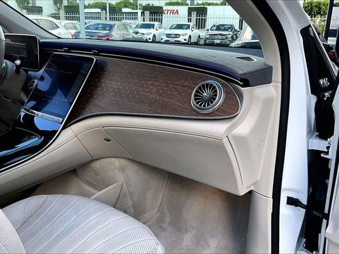 Used 2023 Mercedes-Benz EQS 450+ SUV image 18