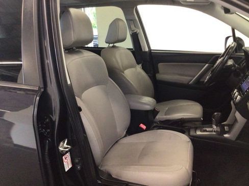 Used 2017 Subaru Forester 2.5i Limited AWD/4WD image 7