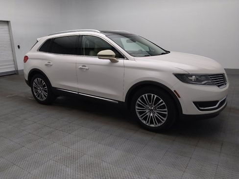 Used 2017 Lincoln MKX Reserve w/ Cargo Utility Package FWD image 11