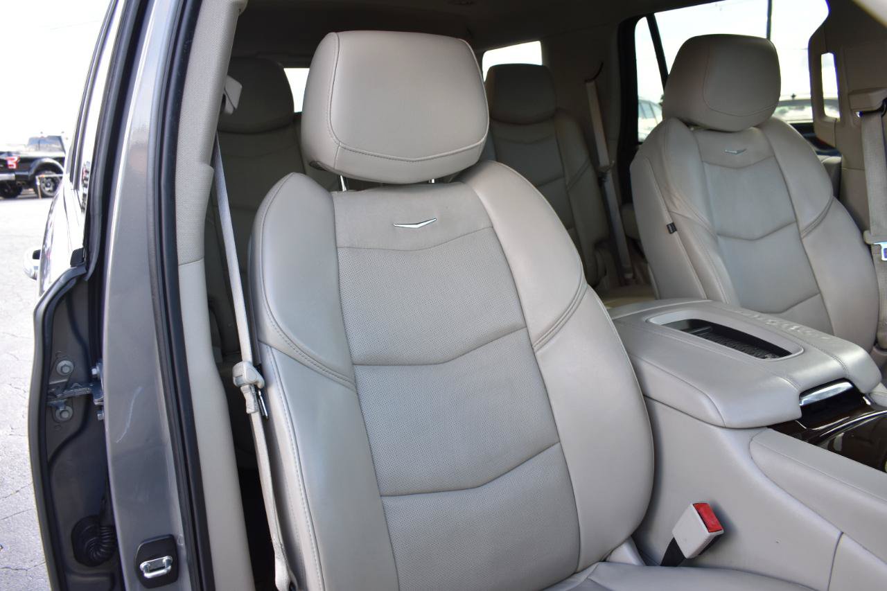 Used 2017 Cadillac Escalade Premium Luxury AWD/4WD image 34