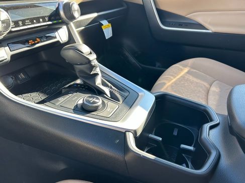 Used 2025 Toyota RAV4 XLE image 22