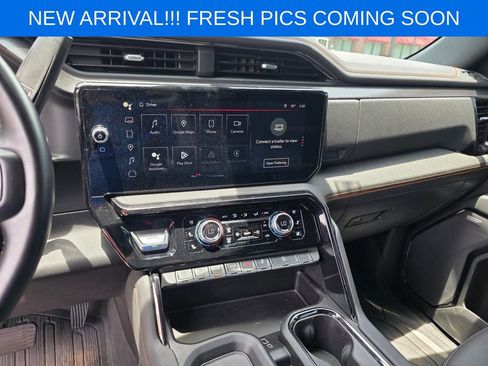 Used 2024 GMC Sierra 2500 AT4 w/ AT4 Premium Plus Package AWD/4WD image 13
