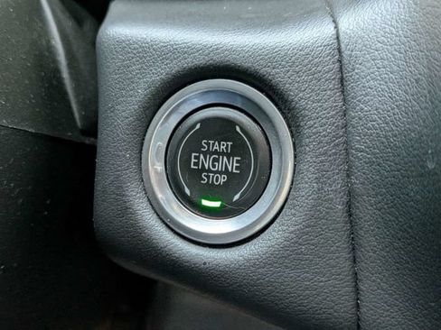 Used 2021 Chevrolet Suburban LT RWD image 23