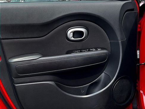Used 2016 Kia Soul + FWD image 19