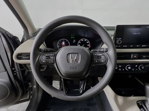 Used 2023 Honda HR-V LX image 18
