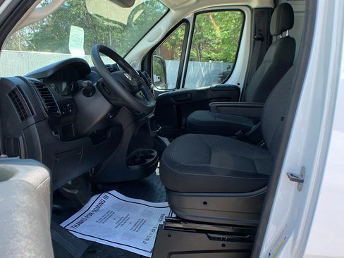 Used 2025 RAM ProMaster 2500 w/ Convenience Group FWD image 12