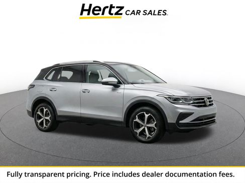 Used 2026 Volkswagen Tiguan SE AWD/4WD image 1