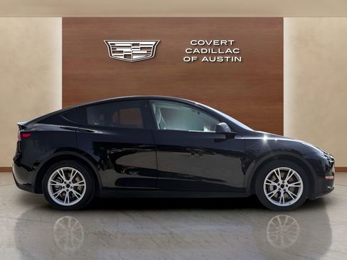 Used 2022 Tesla Model Y Long Range AWD/4WD image 5