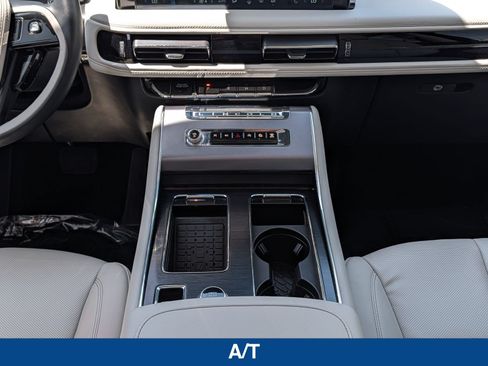 Used 2025 Lincoln Aviator AWD w/ Equipment Group 101A image 22