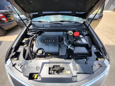 Used 2016 Lincoln MKS AWD image 17