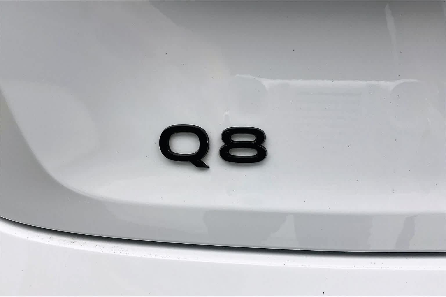 Used 2024 Audi Q8 e-tron Premium Plus w/ Premium Plus Package AWD/4WD image 31