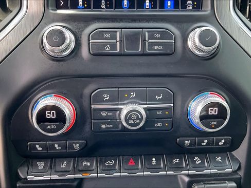 Used 2022 GMC Sierra 2500 Denali w/ Technology Package AWD/4WD image 33
