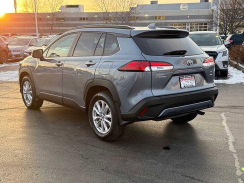 Certified 2022 Toyota Corolla Cross LE image 6