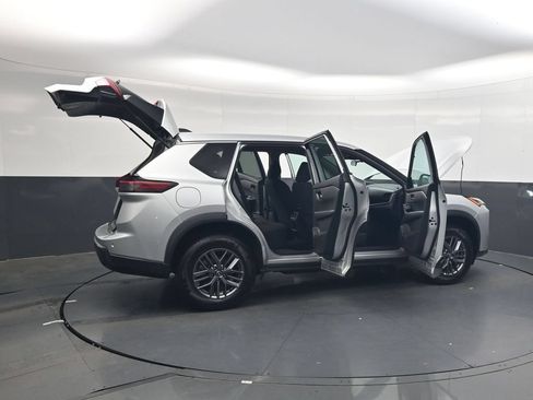 Used 2024 Nissan Rogue S AWD/4WD image 47