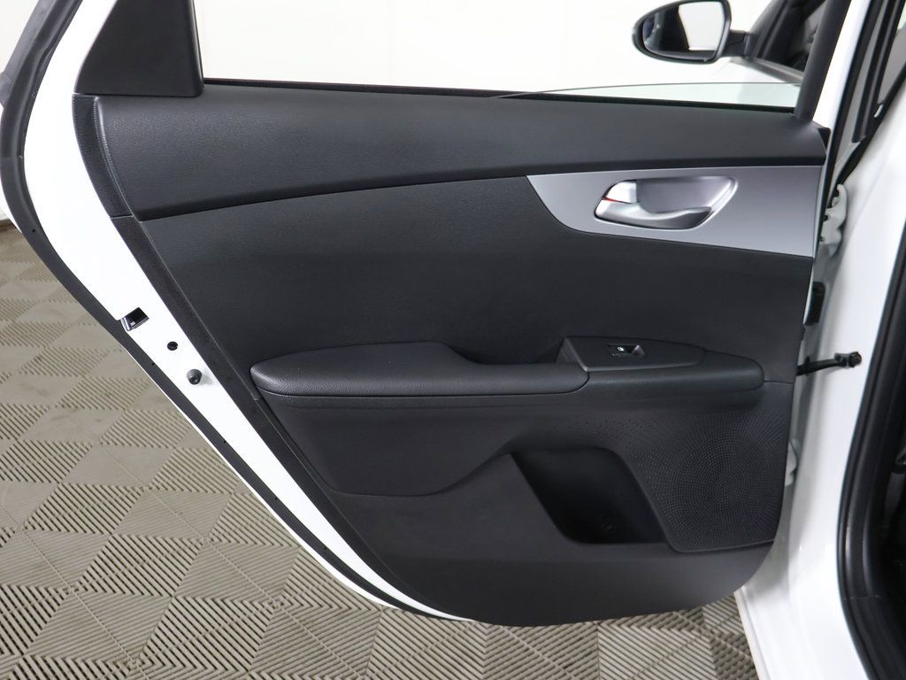 Used 2023 Kia Forte LXS w/ LXS Technology Package FWD image 23
