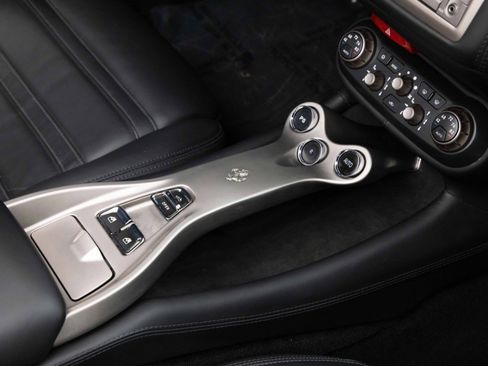 Used 2010 Ferrari California RWD image 24