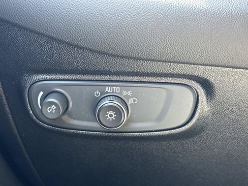 Certified 2019 Chevrolet Equinox LT w/ Sun & Navigation Package FWD image 26