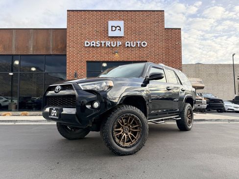 Used 2015 Toyota 4Runner SR5 image 1