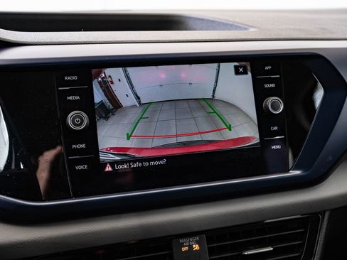 Used 2023 Volkswagen Taos SE w/ Panoramic Sunroof Package FWD image 34