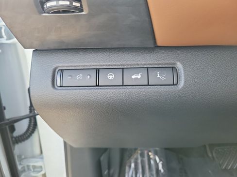 New 2026 Nissan Pathfinder Platinum AWD/4WD image 23