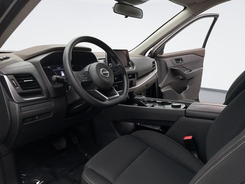 Used 2023 Nissan Rogue S AWD/4WD image 10