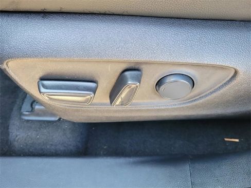 Used 2024 Toyota Highlander XLE image 13