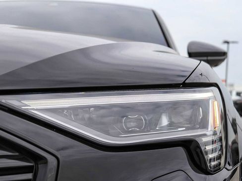 Used 2023 Audi e-tron S Prestige w/ Prestige Package image 7