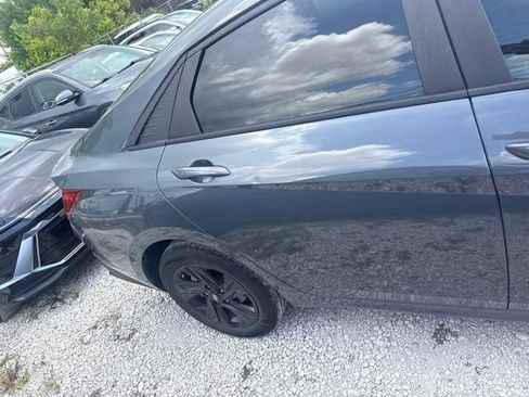 Used 2023 Hyundai Elantra SEL FWD image 5