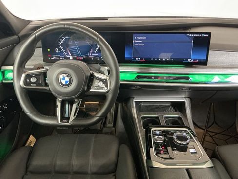 Used 2023 BMW 760i xDrive image 10