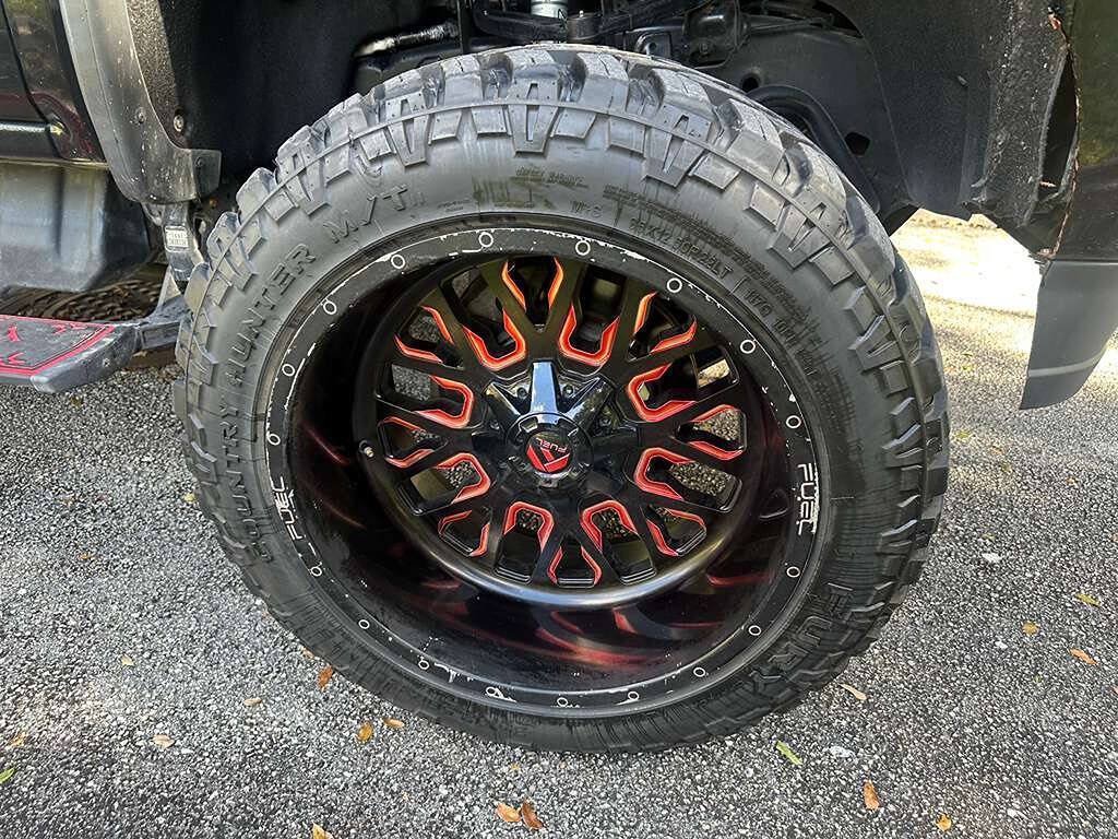 Used 2017 GMC Sierra 2500 Denali w/ Duramax Plus Package AWD/4WD image 23