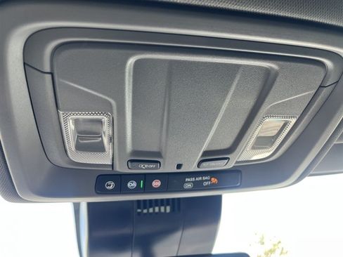 Used 2025 GMC Sierra 1500 Elevation AWD/4WD image 32