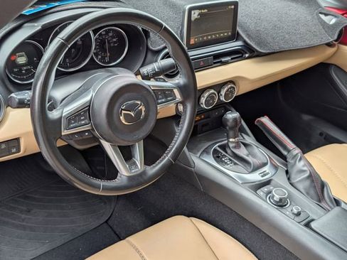 Used 2017 MAZDA MX-5 Miata RF Grand Touring RWD image 5