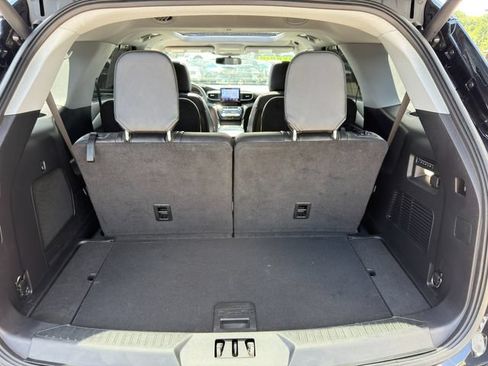 Used 2022 Ford Explorer Limited w/ Hybrid Equipment Group 310A RWD image 51