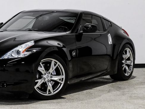 Used 2012 Nissan 370Z Touring w/ Sport Pkg RWD image 12