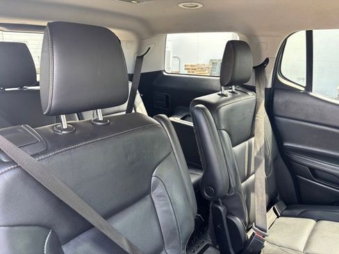 Used 2018 GMC Acadia SLT FWD image 19
