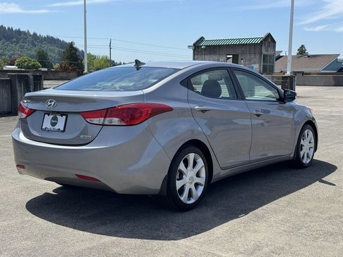 Used 2012 Hyundai Elantra Limited w/ Technology Pkg 5 FWD image 5