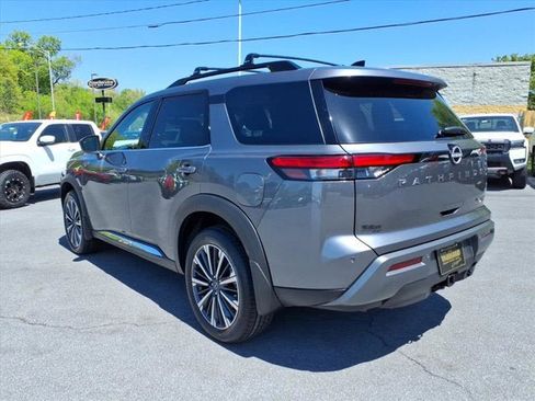 New 2026 Nissan Pathfinder Platinum w/ Cargo Package AWD/4WD image 3
