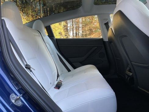 Used 2023 Tesla Model 3 Standard Range image 18