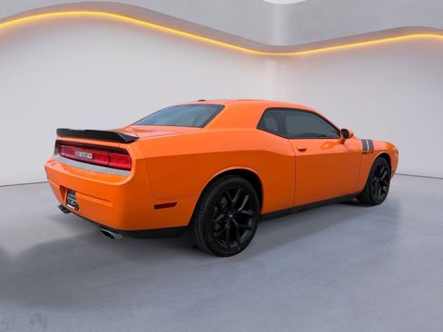Used 2014 Dodge Challenger R/T Plus RWD image 3
