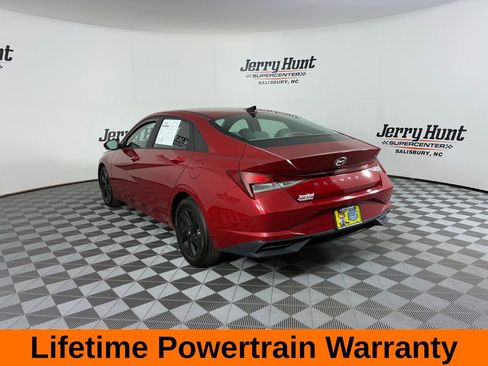 Used 2023 Hyundai Elantra SEL w/ Preferred Accessory Package image 7