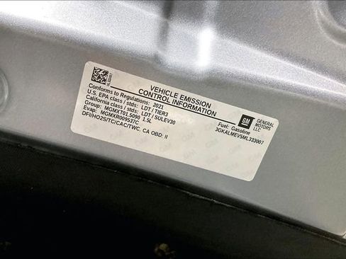 Used 2021 GMC Terrain SLE w/ Driver Convenience Package image 31