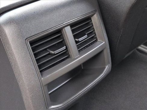 Certified 2023 Volkswagen Atlas Cross Sport SE FWD image 18