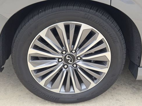 Used 2025 INFINITI QX80 Sensory AWD/4WD image 35