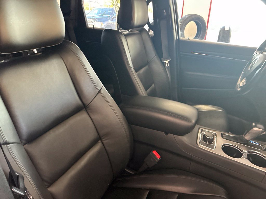 Used 2021 Jeep Grand Cherokee Limited AWD/4WD image 32