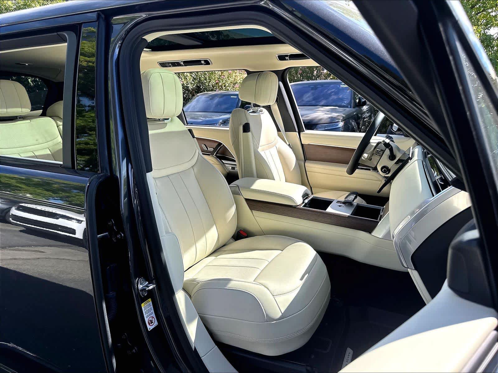 New 2026 Land Rover Range Rover Long Wheelbase SE AWD/4WD image 31