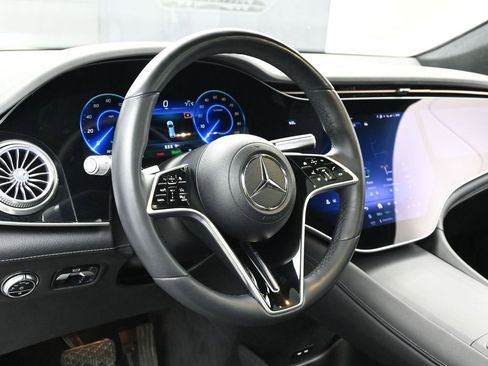 Used 2023 Mercedes-Benz EQS 580 4MATIC SUV image 31