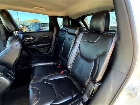 Used 2016 Jeep Cherokee Latitude image 15